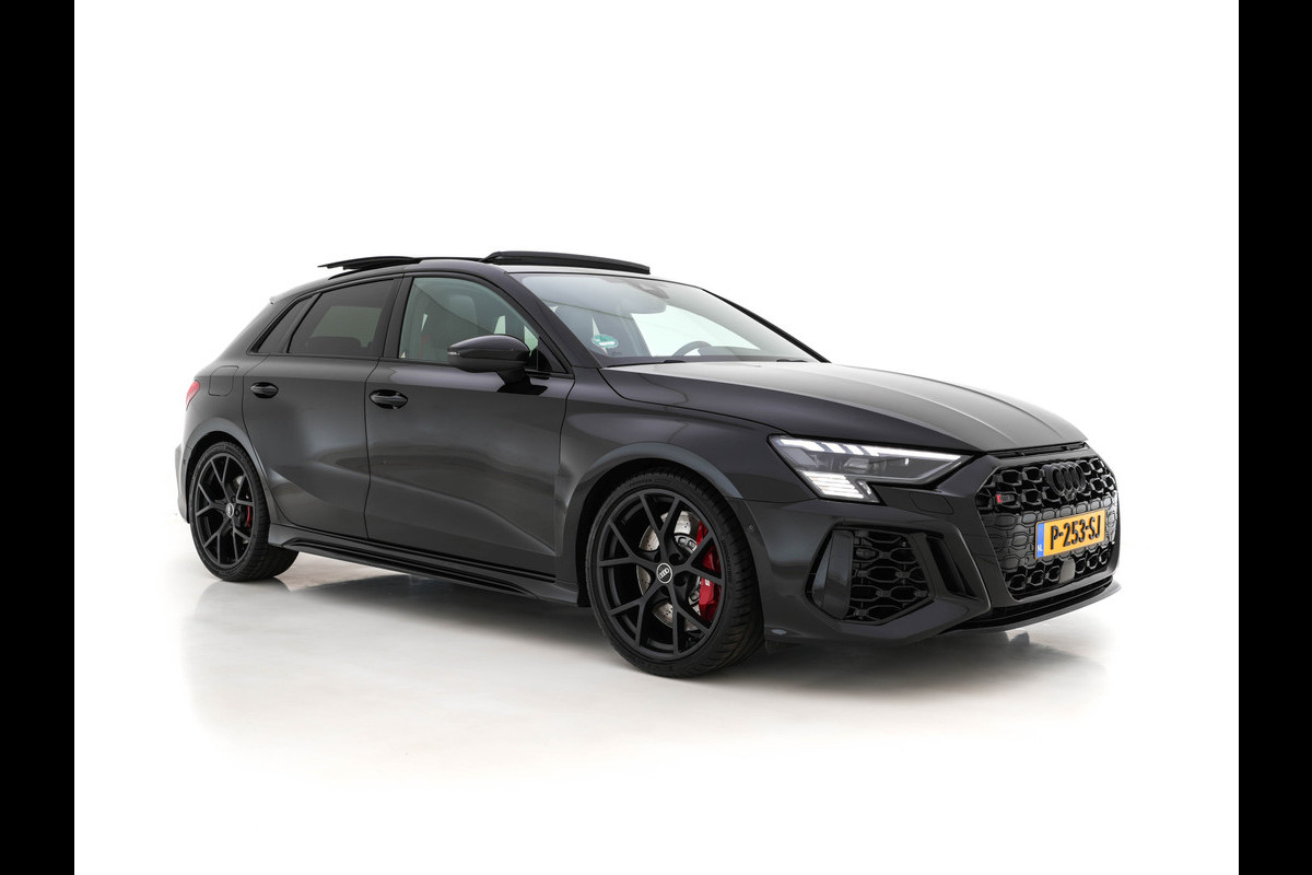 Audi RS3 Sportback 2.5 TFSI quattro Aut. *PANO | HEAD-UP | MATRIX-LED | FULL-LED | ADAPTIVE-CRUISE | BLIND-SPOT | MEMORY-PACK | KEYLESS | SPORT-SEATS | CAMERA | DIGI-COCKPIT | AMBIENT-LIGHT | 19''ALU* Audi RS3 Sportback 2.5 TFSI quattro Aut. *PANO | HEAD-UP | MATRIX-LED | FULL-LED | ADAPTIVE-CRUISE | BLIND-SPOT | MEMORY-PACK | KEYLESS | SPORT-SEATS | CAMERA | DIGI-COCKPIT | AMBIENT-LIGHT | 19''ALU*
