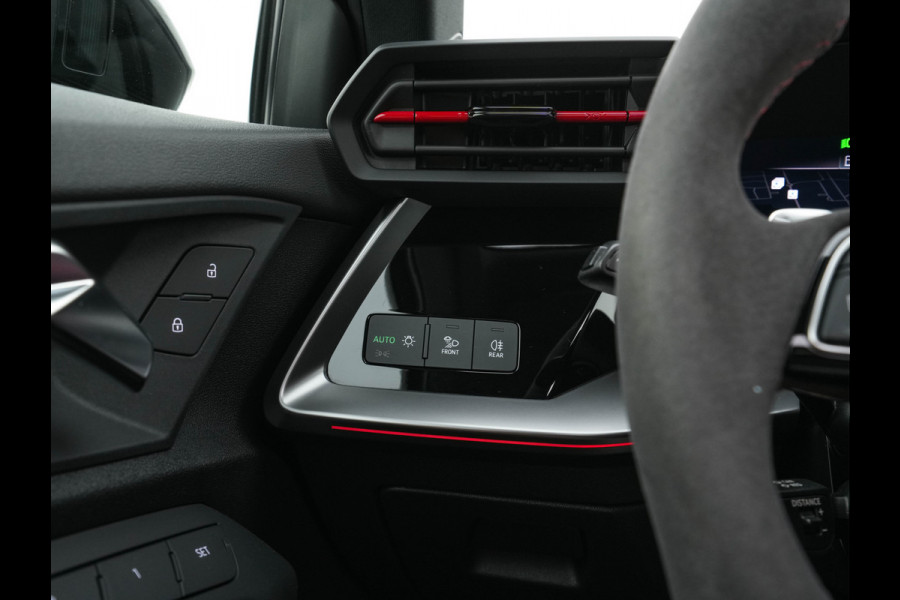 Audi RS3 Sportback 2.5 TFSI quattro Aut. *PANO | HEAD-UP | MATRIX-LED | FULL-LED | ADAPTIVE-CRUISE | BLIND-SPOT | MEMORY-PACK | KEYLESS | SPORT-SEATS | CAMERA | DIGI-COCKPIT | AMBIENT-LIGHT | 19''ALU*