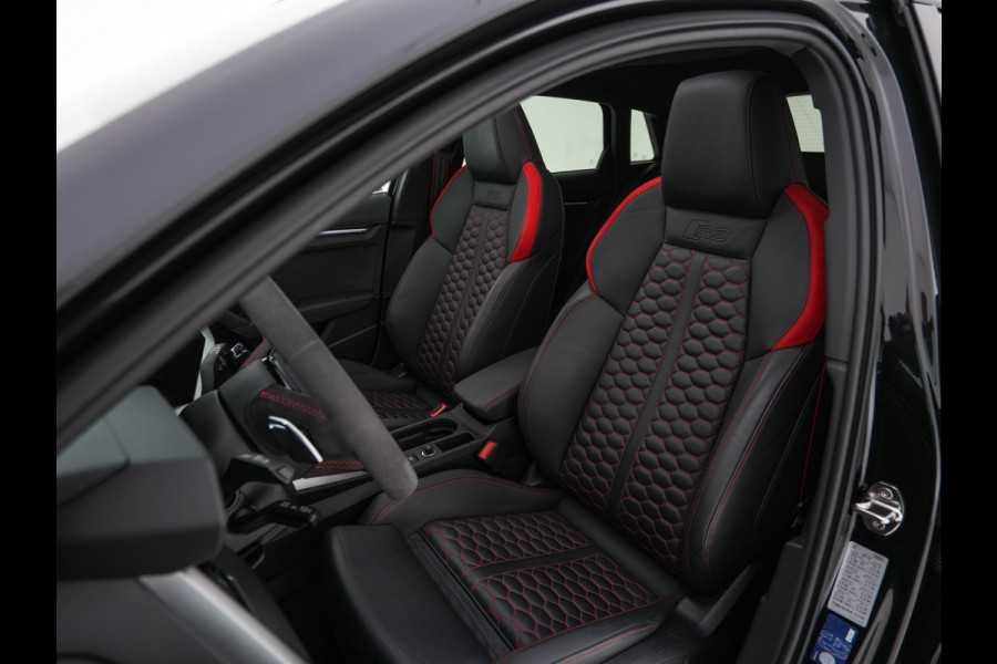 Audi RS3 Sportback 2.5 TFSI quattro Aut. *PANO | HEAD-UP | MATRIX-LED | FULL-LED | ADAPTIVE-CRUISE | BLIND-SPOT | MEMORY-PACK | KEYLESS | SPORT-SEATS | CAMERA | DIGI-COCKPIT | AMBIENT-LIGHT | 19''ALU*