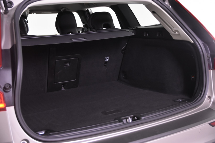 Volvo V60 2.0 D3 Inscription *1ste Eigenaar*Navigatie*Leer*Trekhaak*