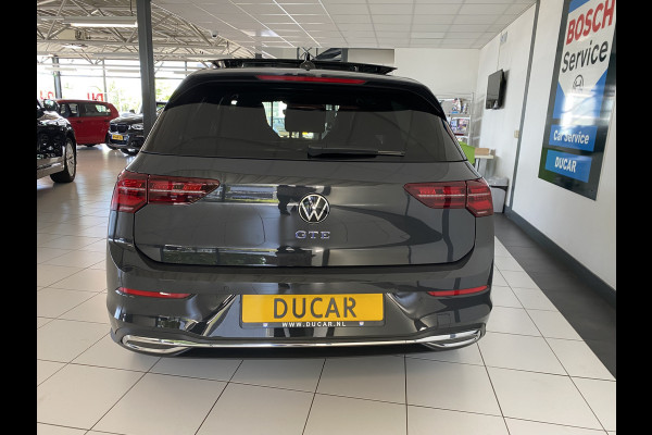 Volkswagen Golf 1.4 eHybrid GTE | Panodak | IQ- Light |Head-up Display / dodehoek | Stoelverwarming / carplay