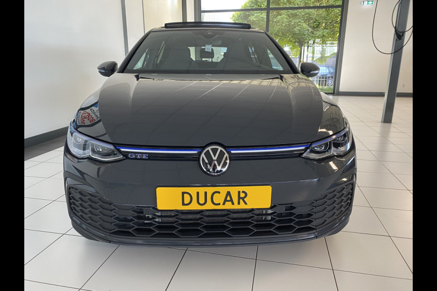 Volkswagen Golf 1.4 eHybrid GTE | Panodak | IQ- Light |Head-up Display / dodehoek | Stoelverwarming / carplay