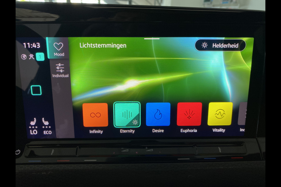 Volkswagen Golf 1.4 eHybrid GTE | Panodak | IQ- Light |Head-up Display / dodehoek | Stoelverwarming / carplay