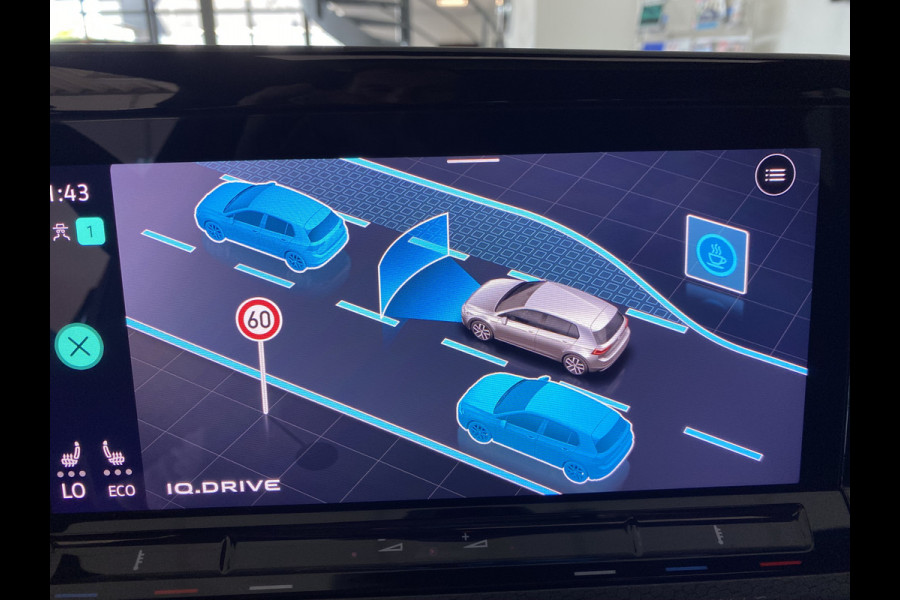 Volkswagen Golf 1.4 eHybrid GTE | Panodak | IQ- Light |Head-up Display / dodehoek | Stoelverwarming / carplay