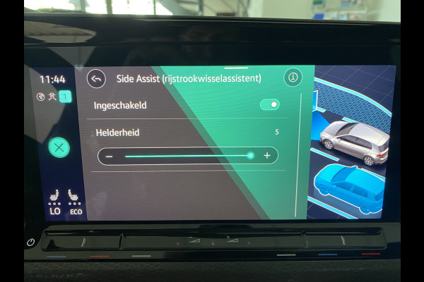 Volkswagen Golf 1.4 eHybrid GTE | Panodak | IQ- Light |Head-up Display / dodehoek | Stoelverwarming / carplay