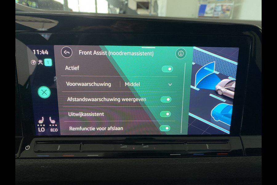 Volkswagen Golf 1.4 eHybrid GTE | Panodak | IQ- Light |Head-up Display / dodehoek | Stoelverwarming / carplay