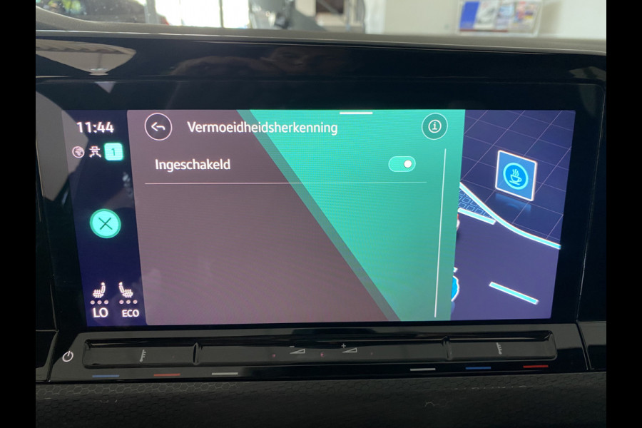 Volkswagen Golf 1.4 eHybrid GTE | Panodak | IQ- Light |Head-up Display / dodehoek | Stoelverwarming / carplay