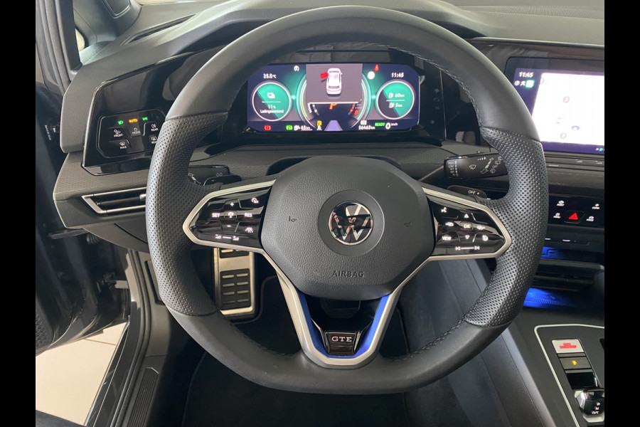 Volkswagen Golf 1.4 eHybrid GTE | Panodak | IQ- Light |Head-up Display / dodehoek | Stoelverwarming / carplay