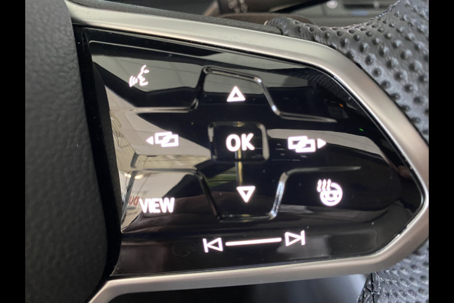 Volkswagen Golf 1.4 eHybrid GTE | Panodak | IQ- Light |Head-up Display / dodehoek | Stoelverwarming / carplay