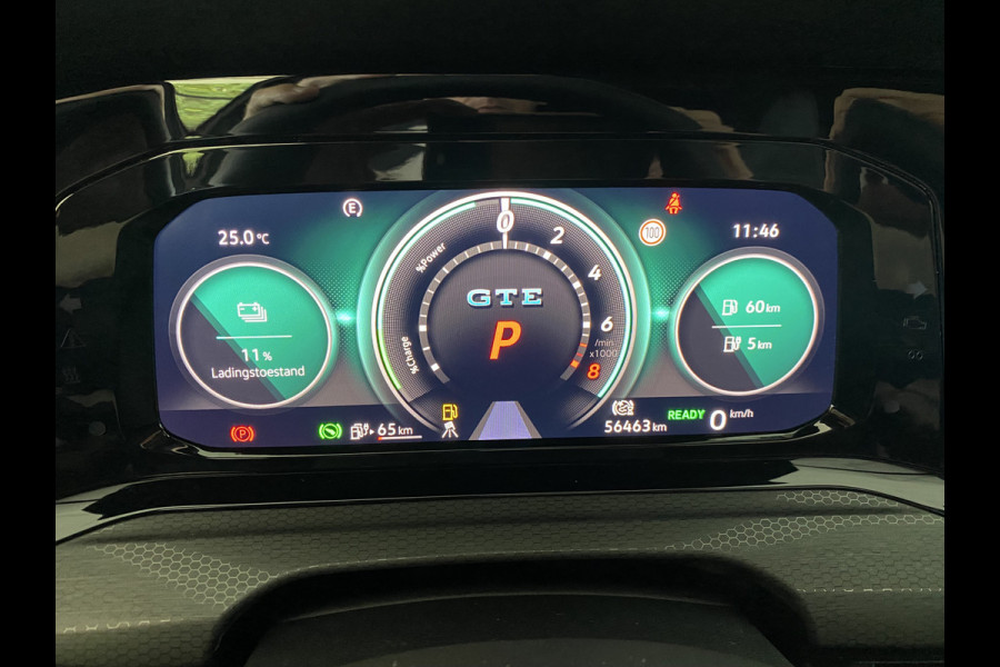 Volkswagen Golf 1.4 eHybrid GTE | Panodak | IQ- Light |Head-up Display / dodehoek | Stoelverwarming / carplay