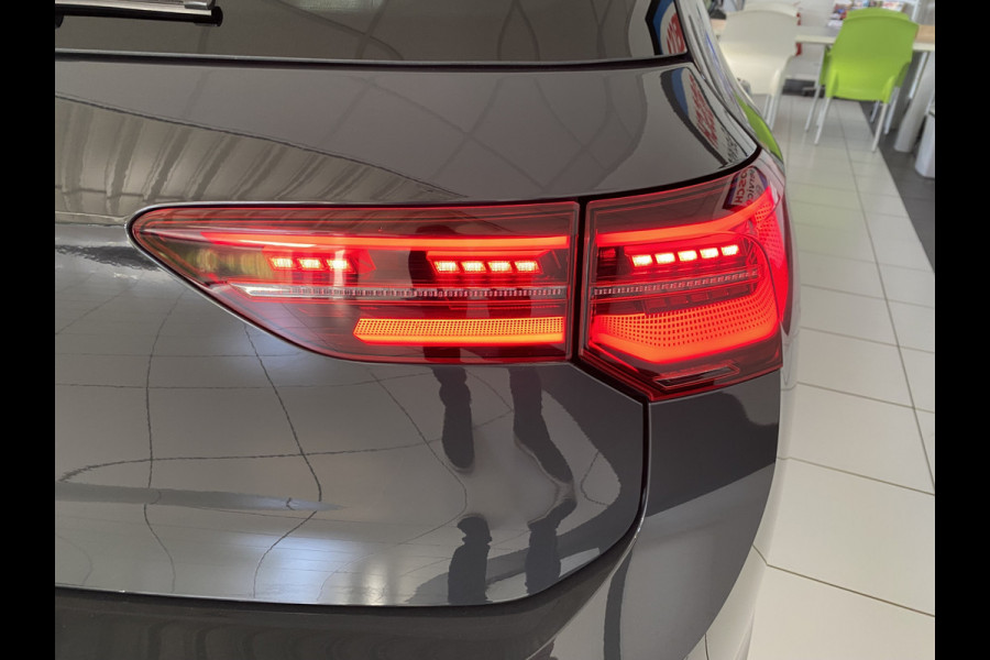 Volkswagen Golf 1.4 eHybrid GTE | Panodak | IQ- Light |Head-up Display / dodehoek | Stoelverwarming / carplay