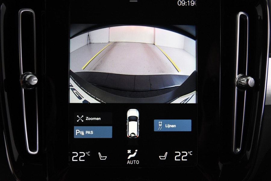 Volvo XC40 1.5 T4 Recharge *1ste Eigenaar*Navigatie*Stoelverwarming*Camera*