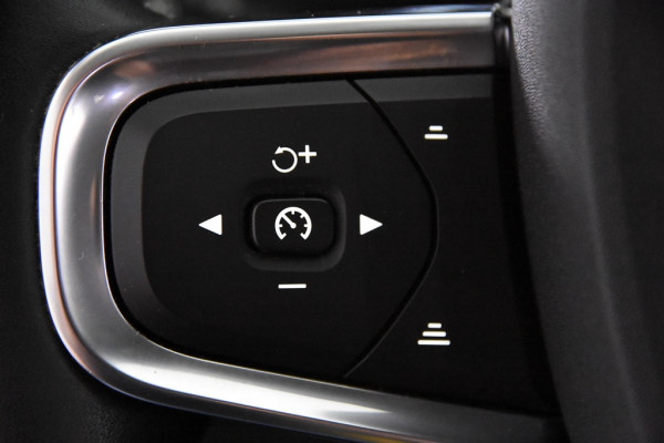Volvo XC40 1.5 T4 Recharge *1ste Eigenaar*Navigatie*Stoelverwarming*Camera*