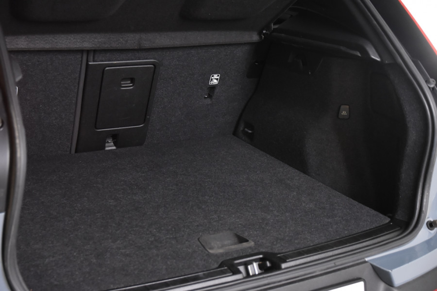 Volvo XC40 1.5 T4 Recharge *1ste Eigenaar*Navigatie*Stoelverwarming*Camera*