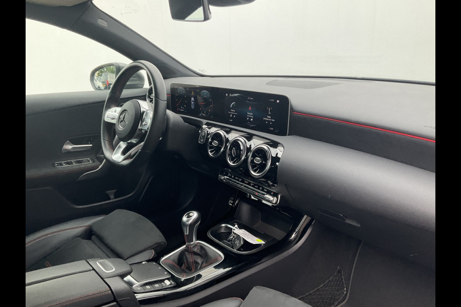 Mercedes-Benz A-Klasse 160 Business Solution AMG Line Carplay Stoelverw Led NL-Auto 31.841KM!