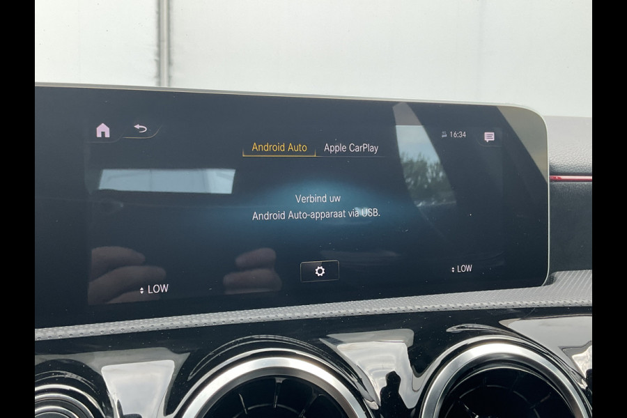 Mercedes-Benz A-Klasse 160 Business Solution AMG Line Carplay Stoelverw Led NL-Auto 31.841KM!