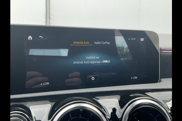 Mercedes-Benz A-Klasse 160 Business Solution AMG Line Carplay Stoelverw Led NL-Auto 31.841KM!