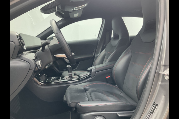 Mercedes-Benz A-Klasse 160 Business Solution AMG Line Carplay Stoelverw Led NL-Auto 31.841KM!