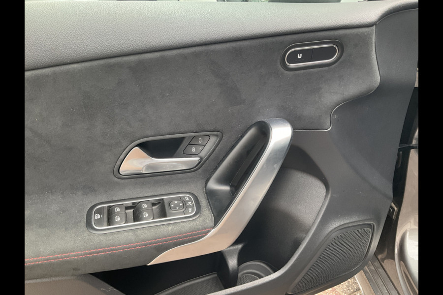 Mercedes-Benz A-Klasse 160 Business Solution AMG Line Carplay Stoelverw Led NL-Auto 31.841KM!