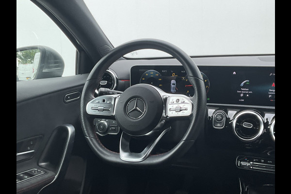 Mercedes-Benz A-Klasse 160 Business Solution AMG Line Carplay Stoelverw Led NL-Auto 31.841KM!