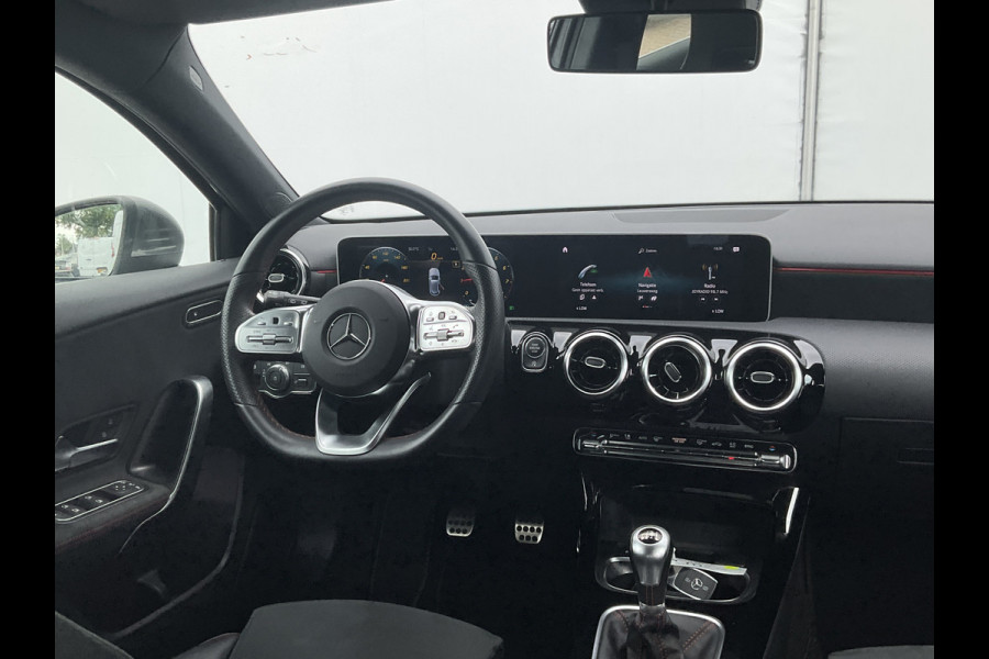 Mercedes-Benz A-Klasse 160 Business Solution AMG Line Carplay Stoelverw Led NL-Auto 31.841KM!