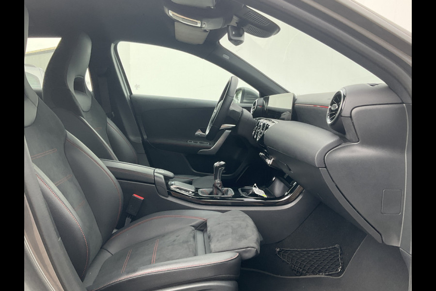 Mercedes-Benz A-Klasse 160 Business Solution AMG Line Carplay Stoelverw Led NL-Auto 31.841KM!