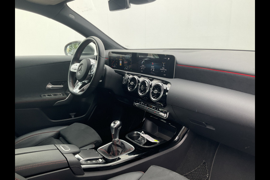 Mercedes-Benz A-Klasse 160 Business Solution AMG Line Carplay Stoelverw Led NL-Auto 31.841KM!