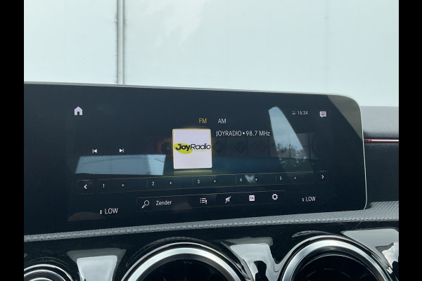 Mercedes-Benz A-Klasse 160 Business Solution AMG Line Carplay Stoelverw Led NL-Auto 31.841KM!