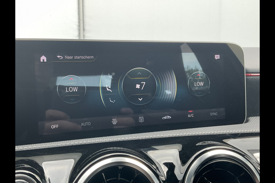 Mercedes-Benz A-Klasse 160 Business Solution AMG Line Carplay Stoelverw Led NL-Auto 31.841KM!