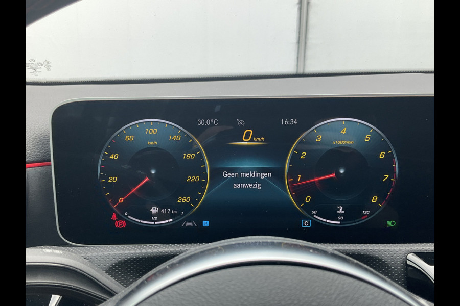 Mercedes-Benz A-Klasse 160 Business Solution AMG Line Carplay Stoelverw Led NL-Auto 31.841KM!