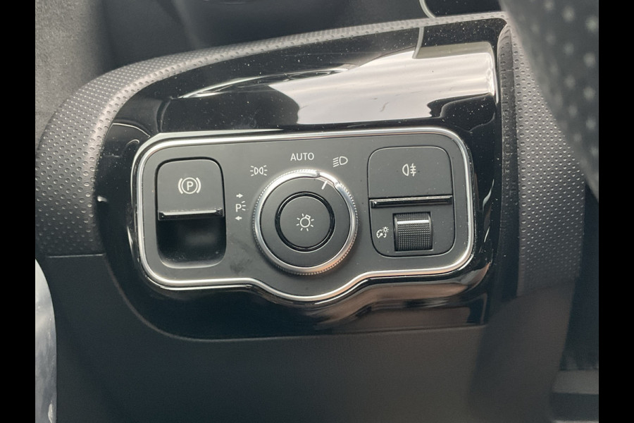 Mercedes-Benz A-Klasse 160 Business Solution AMG Line Carplay Stoelverw Led NL-Auto 31.841KM!