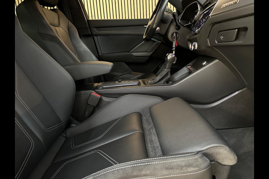 Audi Q3 40 TFSI Quattro S Line 190PK - Trekhaak - Navi