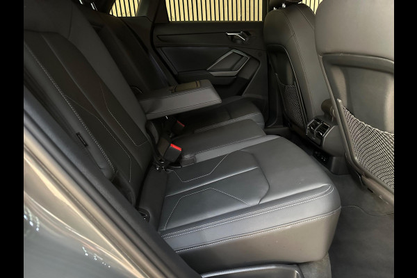 Audi Q3 40 TFSI Quattro S Line 190PK - Trekhaak - Navi