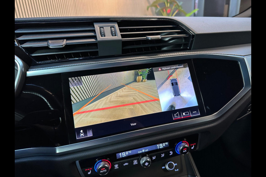 Audi Q3 40 TFSI Quattro S Line 190PK - Trekhaak - Navi