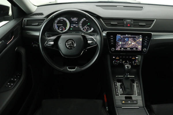 Škoda Superb 1.4 TSI iV Business Edition Plus | Stoelverwarming | Carplay | Camera | Memory | Full LED | Navigatie | Keyless | PHEV