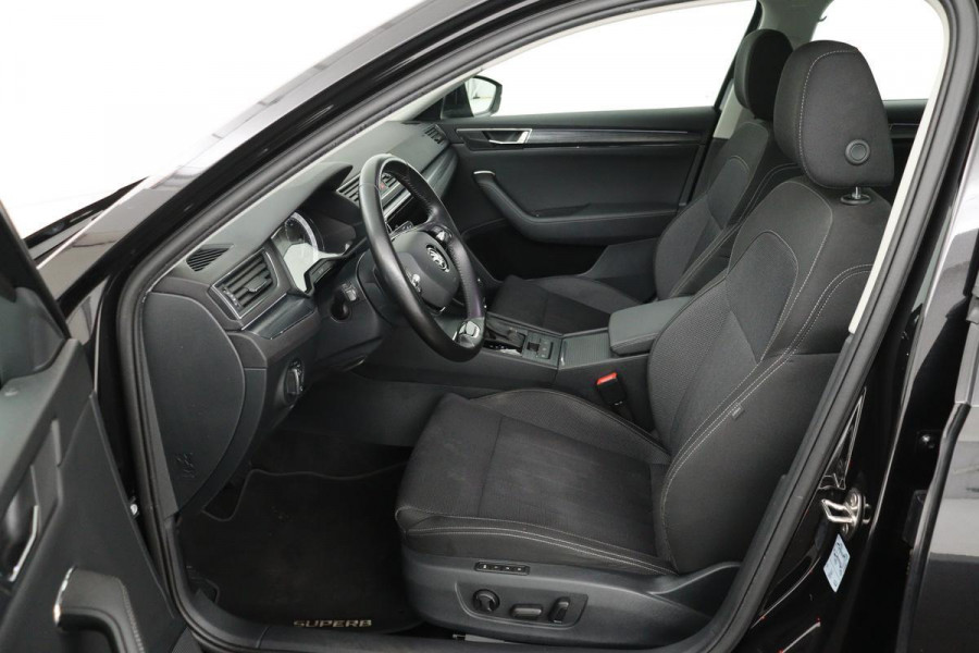 Škoda Superb 1.4 TSI iV Business Edition Plus | Stoelverwarming | Carplay | Camera | Memory | Full LED | Navigatie | Keyless | PHEV