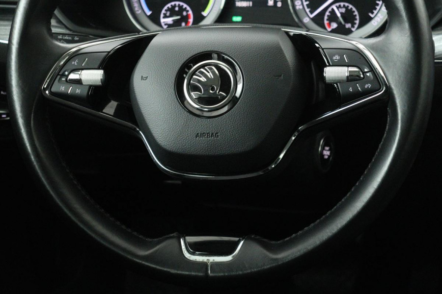 Škoda Superb 1.4 TSI iV Business Edition Plus | Stoelverwarming | Carplay | Camera | Memory | Full LED | Navigatie | Keyless | PHEV