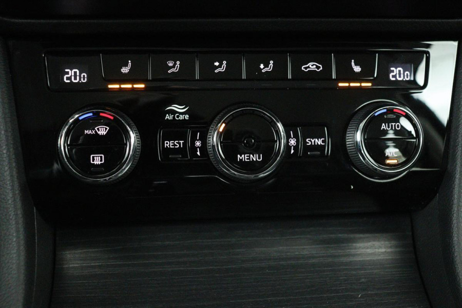 Škoda Superb 1.4 TSI iV Business Edition Plus | Stoelverwarming | Carplay | Camera | Memory | Full LED | Navigatie | Keyless | PHEV