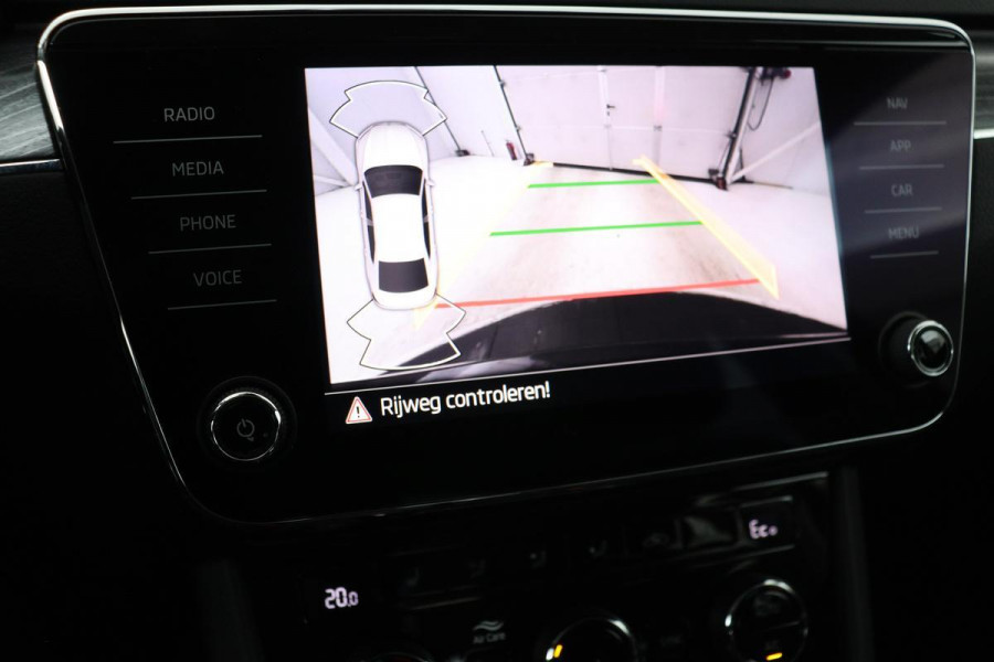 Škoda Superb 1.4 TSI iV Business Edition Plus | Stoelverwarming | Carplay | Camera | Memory | Full LED | Navigatie | Keyless | PHEV