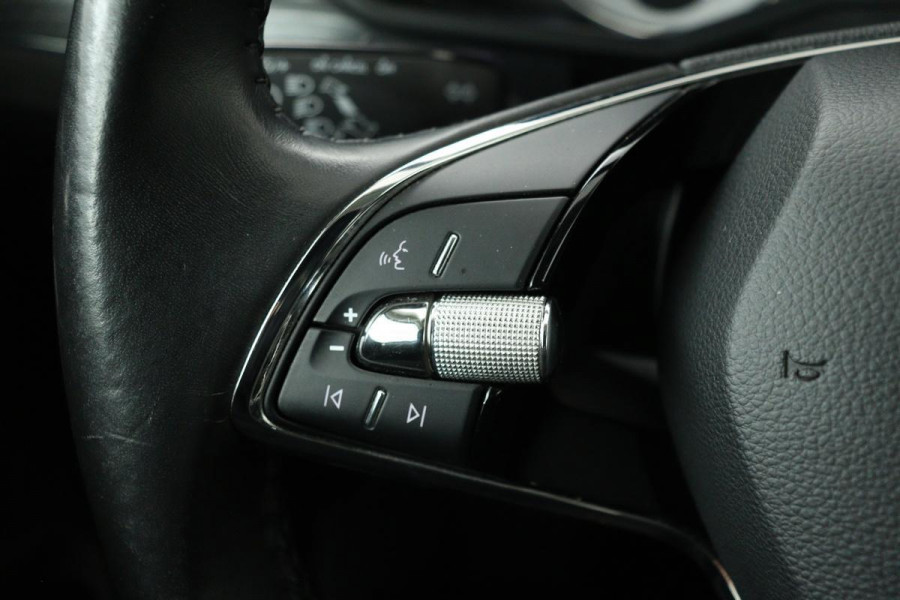 Škoda Superb 1.4 TSI iV Business Edition Plus | Stoelverwarming | Carplay | Camera | Memory | Full LED | Navigatie | Keyless | PHEV