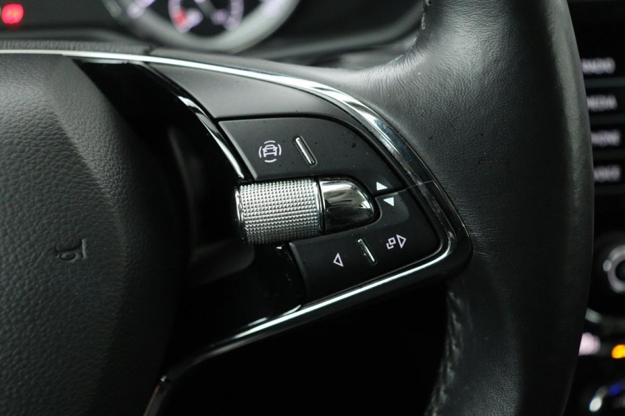 Škoda Superb 1.4 TSI iV Business Edition Plus | Stoelverwarming | Carplay | Camera | Memory | Full LED | Navigatie | Keyless | PHEV