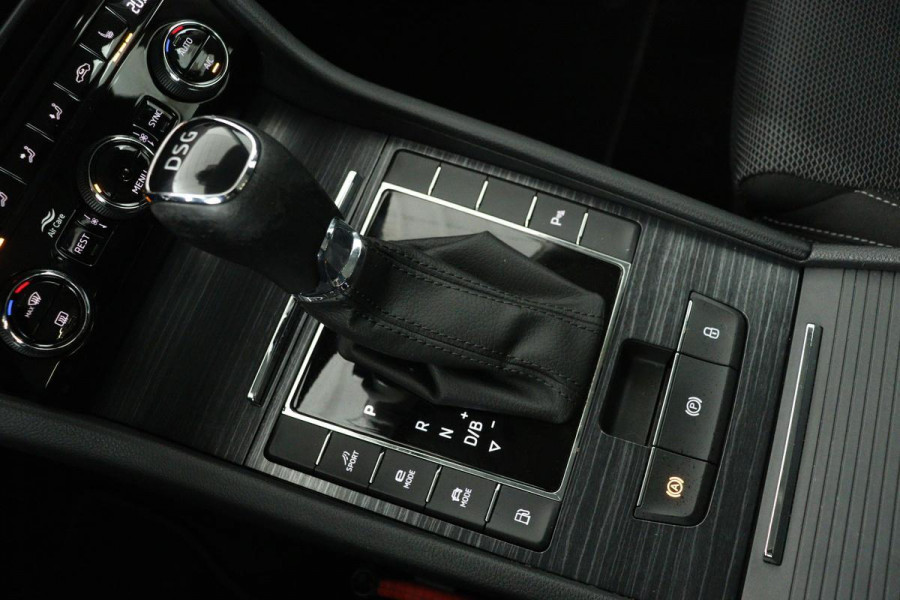 Škoda Superb 1.4 TSI iV Business Edition Plus | Stoelverwarming | Carplay | Camera | Memory | Full LED | Navigatie | Keyless | PHEV