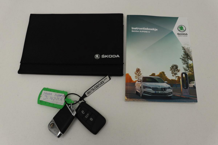 Škoda Superb 1.4 TSI iV Business Edition Plus | Stoelverwarming | Carplay | Camera | Memory | Full LED | Navigatie | Keyless | PHEV