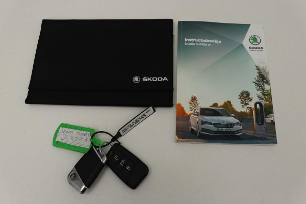 Škoda Superb 1.4 TSI iV Business Edition Plus | Stoelverwarming | Carplay | Camera | Memory | Full LED | Navigatie | Keyless | PHEV