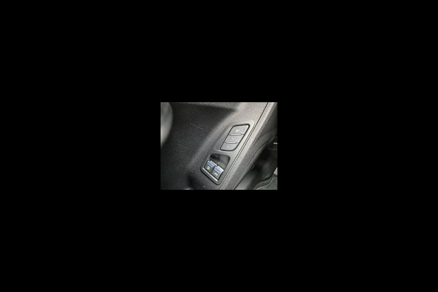 Audi Q3 45 TFSI e Advanced edition ,Navigatie/carplay/android,parksensoren,achteruitrijcamera,elecstoelen+verwarming.