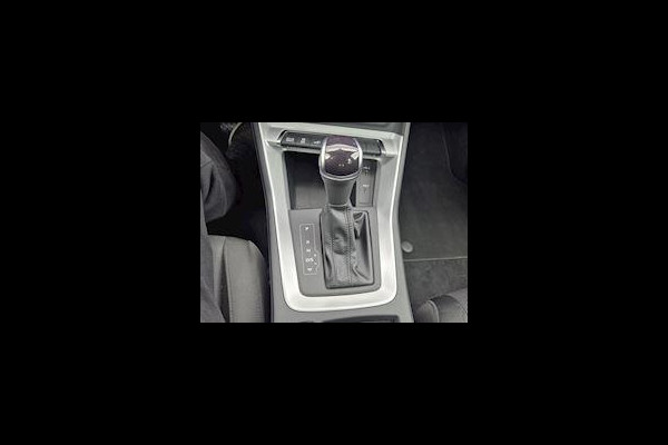 Audi Q3 45 TFSI e Advanced edition ,Navigatie/carplay/android,parksensoren,achteruitrijcamera,elecstoelen+verwarming.