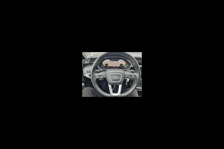 Audi Q3 45 TFSI e Advanced edition ,Navigatie/carplay/android,parksensoren,achteruitrijcamera,elecstoelen+verwarming.
