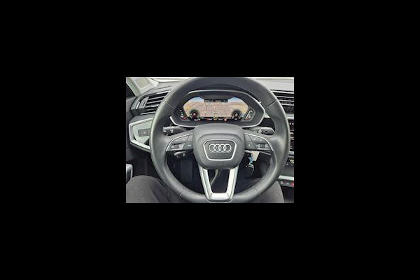 Audi Q3 45 TFSI e Advanced edition ,Navigatie/carplay/android,parksensoren,achteruitrijcamera,elecstoelen+verwarming.