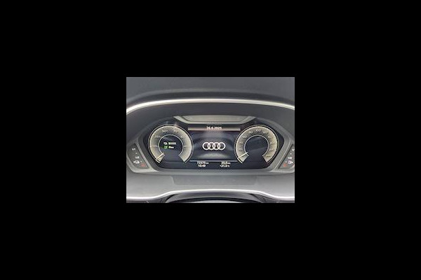 Audi Q3 45 TFSI e Advanced edition ,Navigatie/carplay/android,parksensoren,achteruitrijcamera,elecstoelen+verwarming.