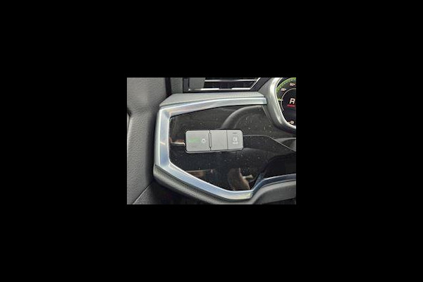 Audi Q3 45 TFSI e Advanced edition ,Navigatie/carplay/android,parksensoren,achteruitrijcamera,elecstoelen+verwarming.